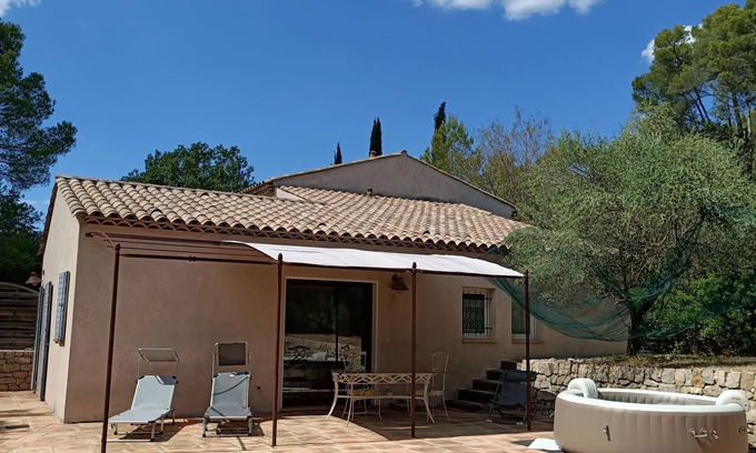 Entrecasteaux House | CHARMING LITTLE HOUSE in PROVENCE & PRIVATE WHIRLPOOL !