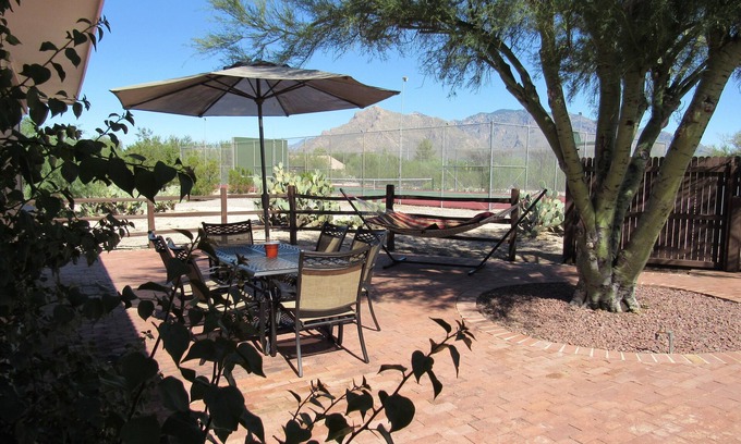 Casas Adobes House | Charming Mid-Century Casita on Large Estate W/Private Tennis Pickleball & Pool