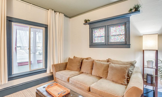 Lind-Bohanon House | Charming Minneapolis Home w/Deck, 5 Mi to Central