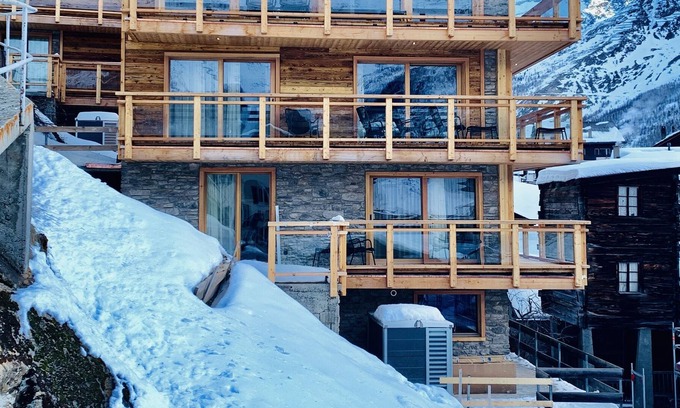 Saas-Fee Ski Chalet | Charming mountain Chalet Engedi in village centre with unbeatable glacier views