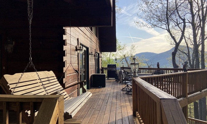 Lake Lure Cabin | Charming Mountain View Cabin, Rumbling Bald, Lake Lure