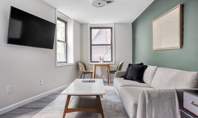 North End Apartment | Charming North End 2BR on Salem Street by Blueground