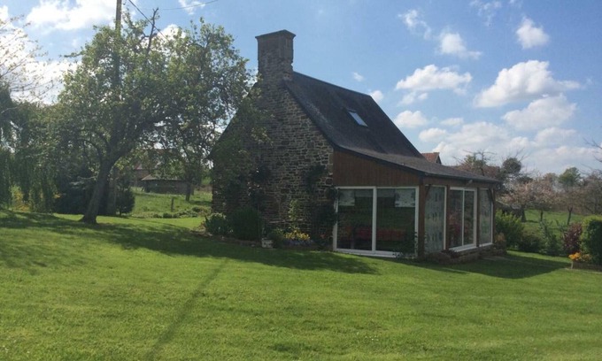 Cerisy-Belle-Etoile Cottage | Charming old house with WIFI and pets allowed