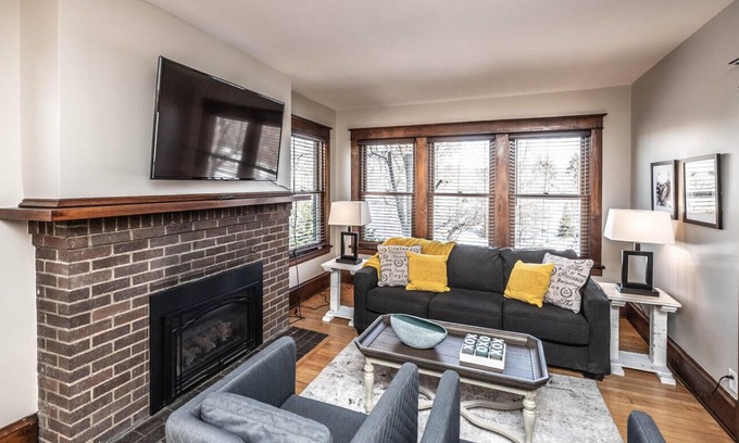 St. Anthony Park Apartment | Charming Parkview 4BR Duplex by State Fair, U of M, DT