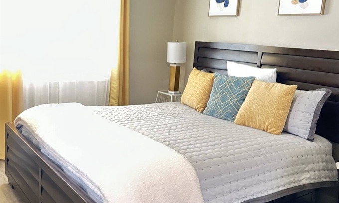 Canyon Country House | Charming pet friendly family getaway Santa Clarita