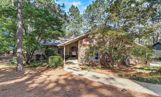 Pinehurst House | Charming Pinehurst Getaway w/Golf Course View!