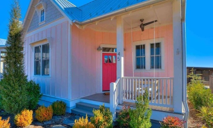 Eufaula House | Charming Pink House! Steps to Boardwalk Pool!