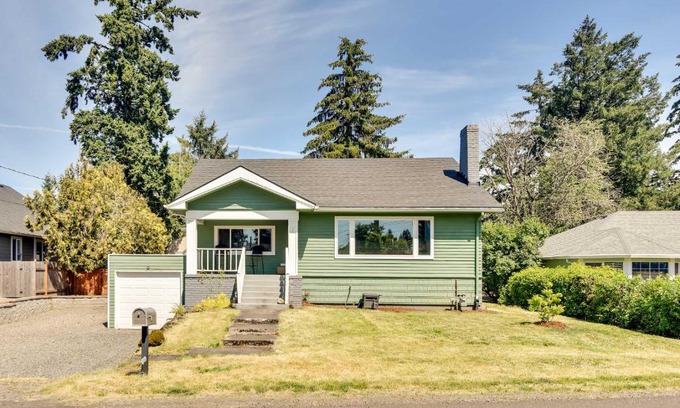 Oak Grove House | Charming Portland Home, Walk to Light Rail!