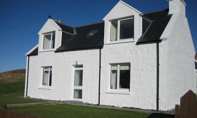Suladale House | Charming private cottage in the heart of Skye, near Portree. Family-friendly.
