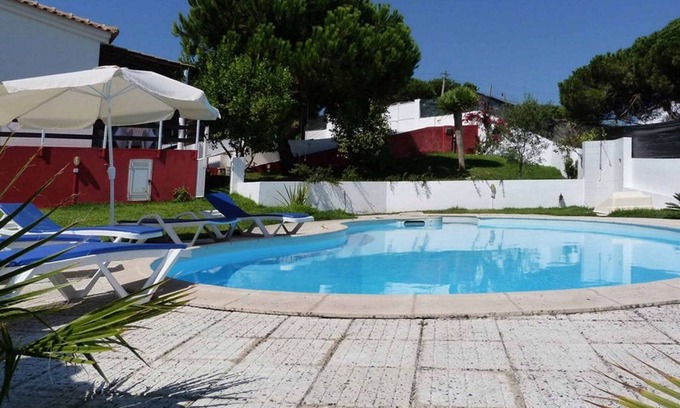 Charneca de Caparica e Sobreda Villa | Charming Aroeira Villa | 3 Bedrooms | Villa Charneca | Private Pool | Close to.