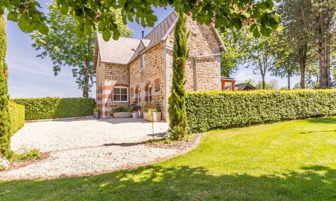 Villedieu-les-Poeles-Rouffigny Cottage | Charming Renovated Cottage with Beautiful Garden View - Near Mont St-Michel