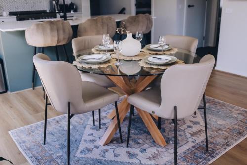 Portarlington Villa | Charming Retreat in Portarlington