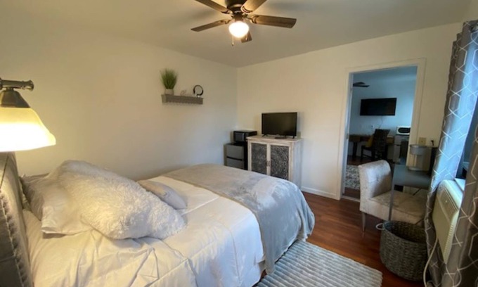 St. Maries House | Charming Room 2 in St. Maries Inn