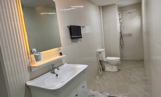 Chiang Mai House | Charming Room in a townhome in the lovely Tambon Pa Daet with AC, WiFi