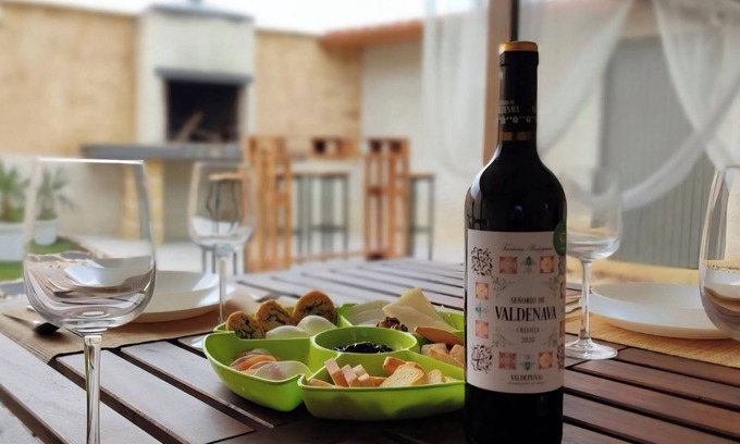 Calzadilla de Tera Cottage | Charming rural getaway at Casa Julia Vut (Pet friendly)