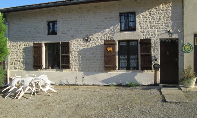 Breheville Cottage | Charming Rural Retreat with Modern Amenities near Verdun – Pets Welcome!
