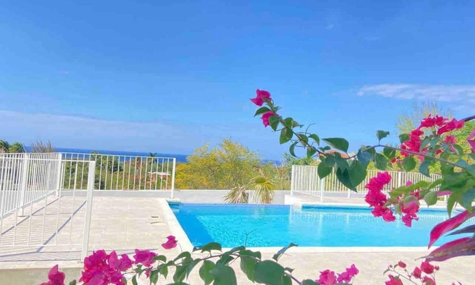 IronShore Estates House | Charming Sea View Town House Chef Driver Optional