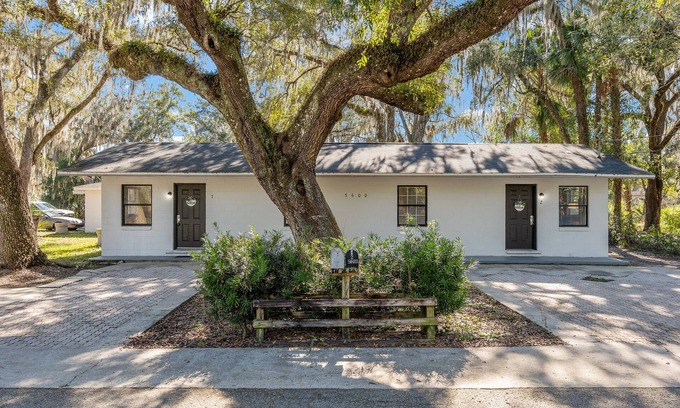 Silver Springs Apartment | Charming Silver Springs Duplex