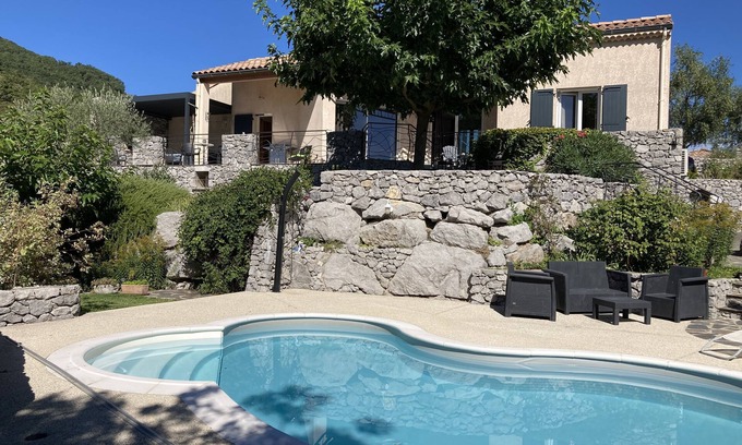 Rochessauve Villa | Charming single-storey villa, quiet location with swimming pool, shaded dining area