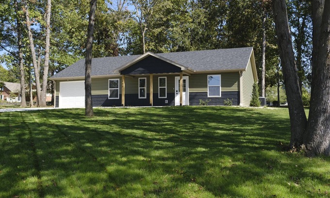 Stockton House | Charming Stockton Lake Retreat - Walk to Town & Golf!n