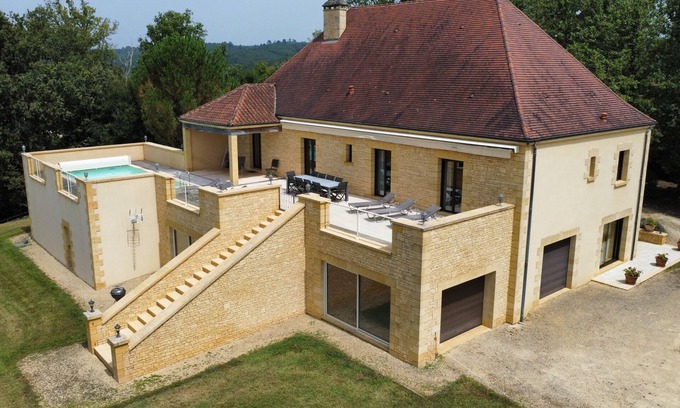 Beynac-et-Cazenac Villa | Charming stone villa with pool near SARLAT