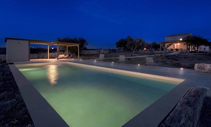 Scicli Villa | Charming stone farmhouse with swimming pool between countryside and sea