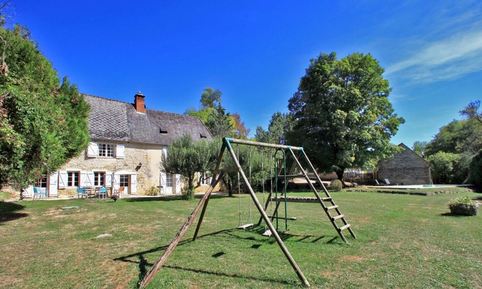 Coly House | Charming Stone House between Sarlat and Montignac Lascaux IV