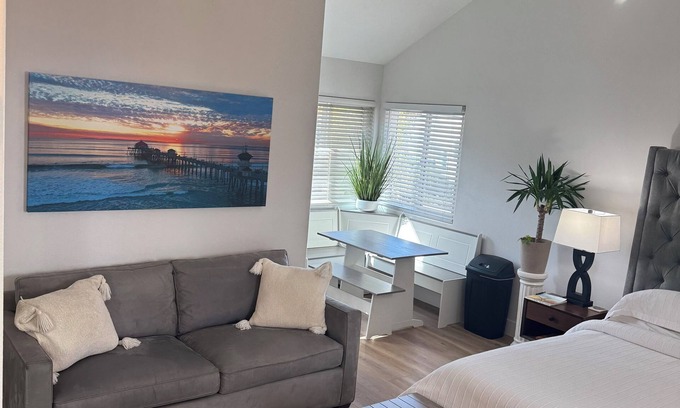 Huntington Beach Apartment | Charming studio in Huntington Beach: Private, Clean, Cozy, Quiet and Updated.