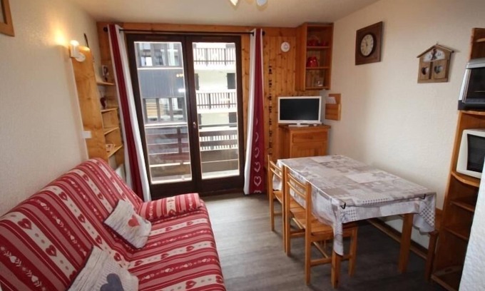Les Saisies Apartment | Charming Studio Cabin for 4 in Les Saisies, Balcony, South-Facing, 250m to Slopes