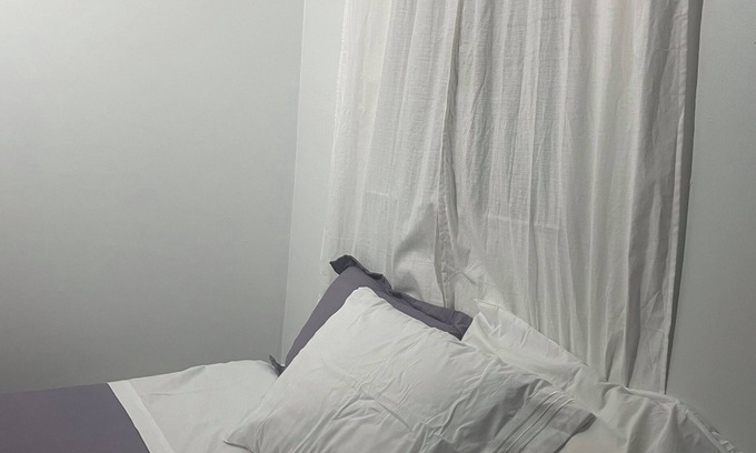 Clifton Apartment | Charming studio in lovely Clifton with WiFi, AC
