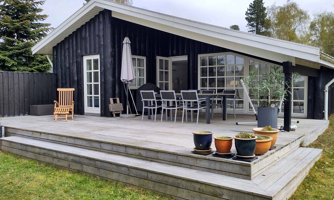 Bøtø By House | Charming summer house close to the beach