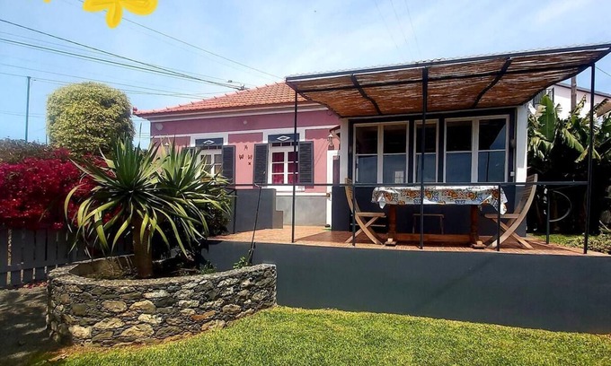 Estreito da Calheta House | Charming three bedroom cottage with a pretty garden and free private parking