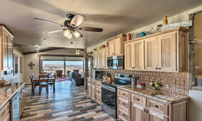 Canyon Cottage | Charming Texas Home w/Stunning Canyon Views!