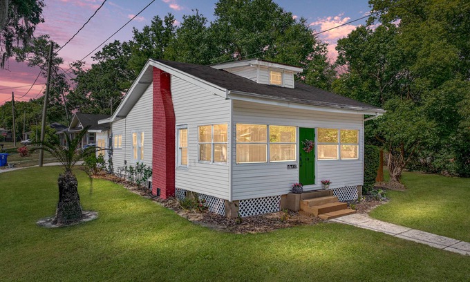 Dixieland House | Charming three bedroom one bath bungalow located n Dixieland Historic District