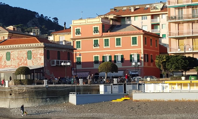 Chiavari Apartment | Charming three-room on the sea front promenade of Chiavari sea
