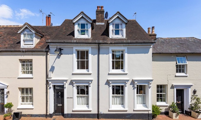 Cuckfield House | Charming Townhouse in the Chocolate-Box village of Cuckfield