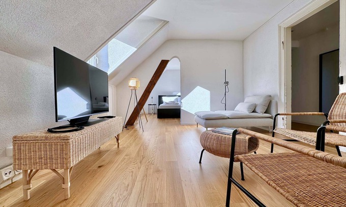 District 4 Apartment | Charming Two-bedroom Attic Flat in Zurich City Center