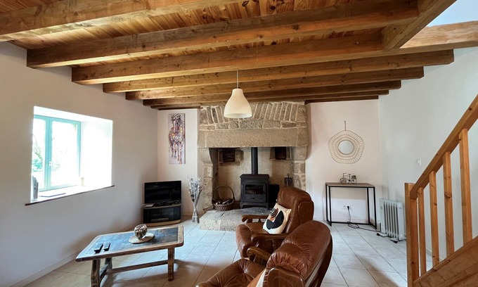 Ploerdut House | Charming typical house in a green setting Heated indoor swimming pool