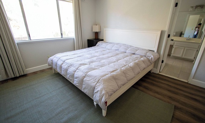Nut Tree House | Charming Vacaville Escape – Cozy and Comfortable House