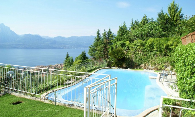 Torri del Benaco Villa | Charming villa in Torri del Benaco with fenced pool