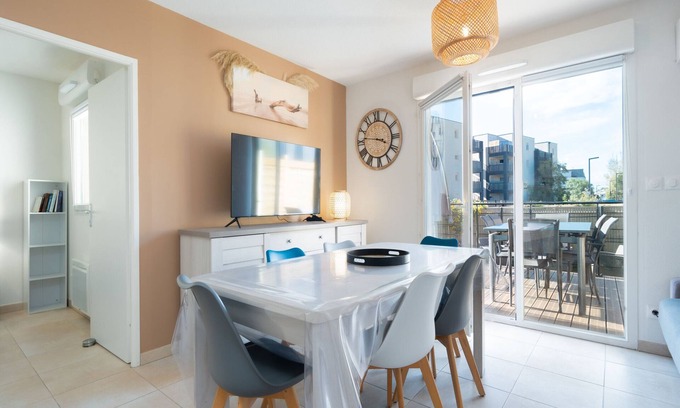 Serignan Villa | Charming villa for 8 people with garden