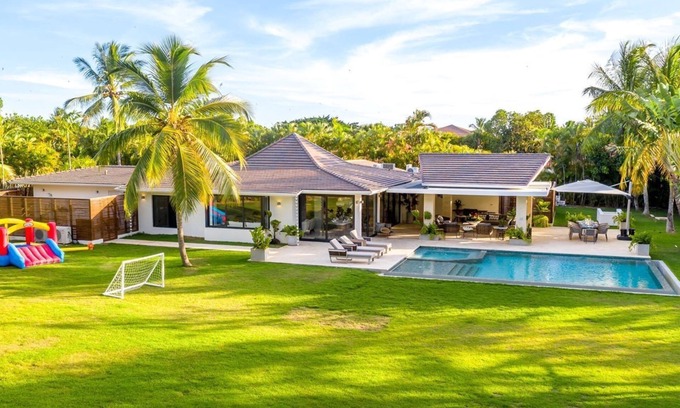 Los Lagos Villa | Charming Villa in Casa de Campo - Ideal for Families and Groups