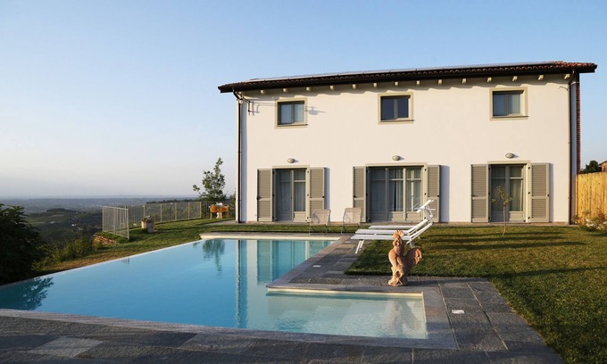Castel Boglione Villa | Charming Villa & pool among the UNESCO hills of Monferrato . breathtaking view !