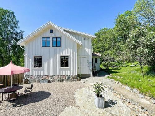 Orust Municipality House | Charming Villa Retreat-By Traum