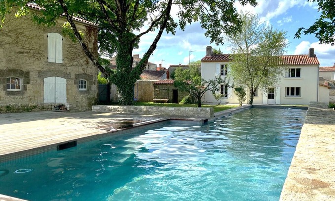 Vouhe House | Charming village house