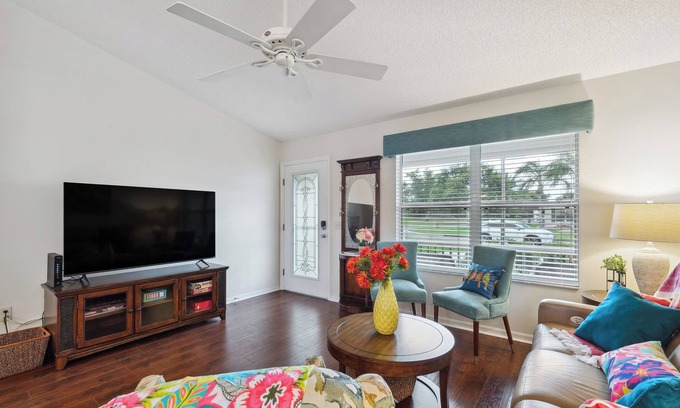 Lynnhaven House | Charming Villages Home w/Lanai & Golf Cart!