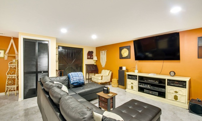Lynchburg Apartment | Charming Virginia Getaway Near Hiking & Golfing!