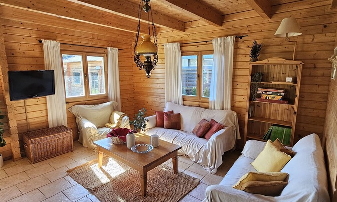 Huertgenwald House | Charming wooden block vacation home with garden