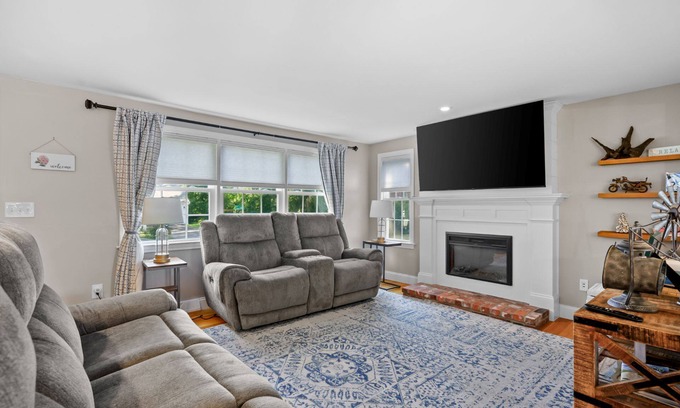 Yarmouth Port House | Charming Yarmouth Getaway Near Beaches with Central A/C & Fire Pit
