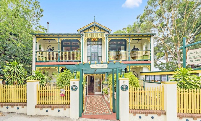 Chatswood House | Charrington Hotel